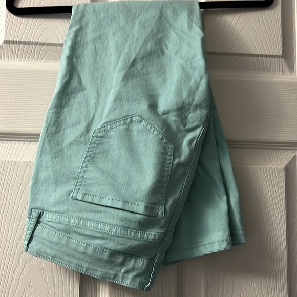 Brody Jean Capris - Picture 3 of 3